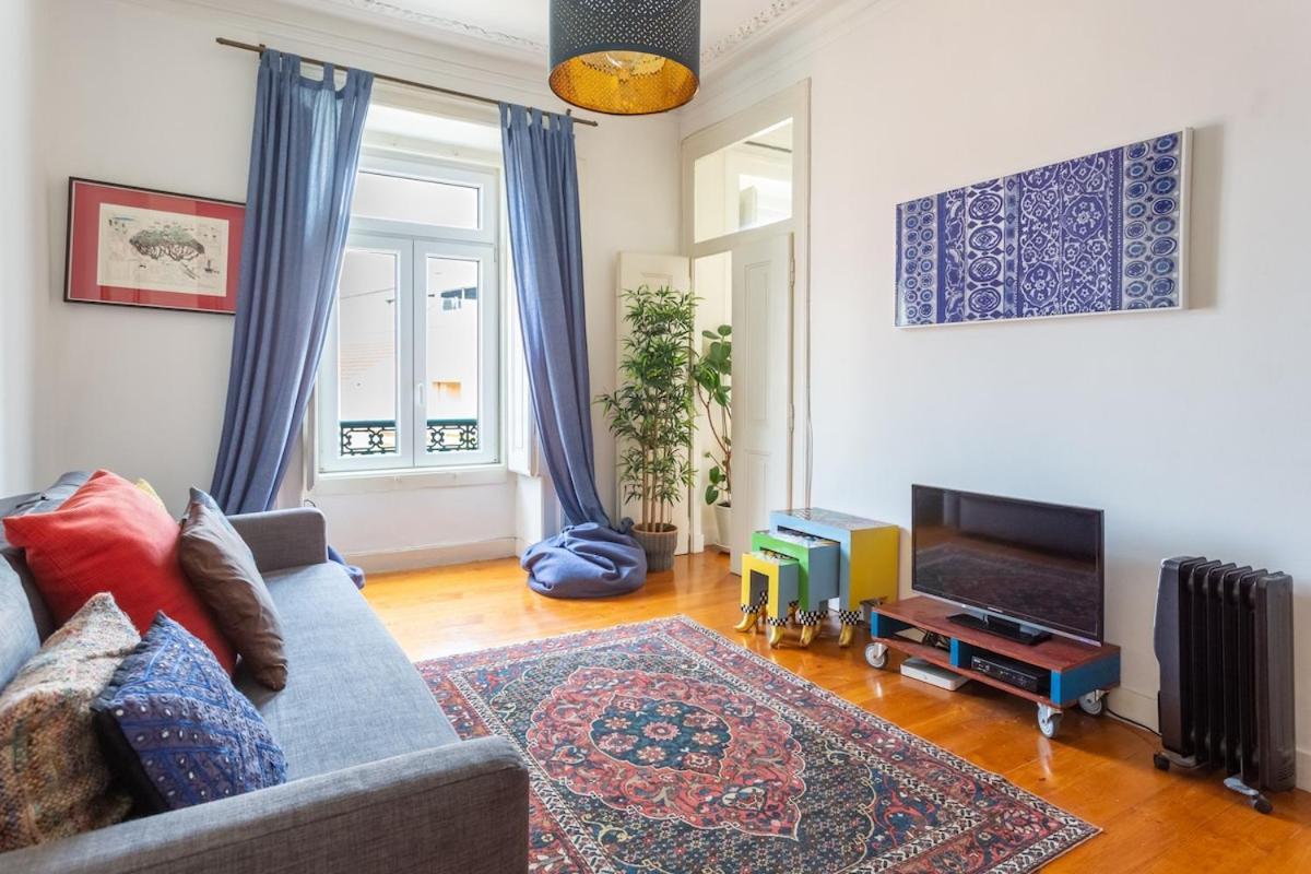 Bright 2 Bedroom Apt 100M From Av. Liberdade リスボン エクステリア 写真