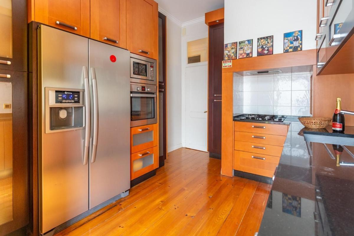Bright 2 Bedroom Apt 100M From Av. Liberdade リスボン エクステリア 写真